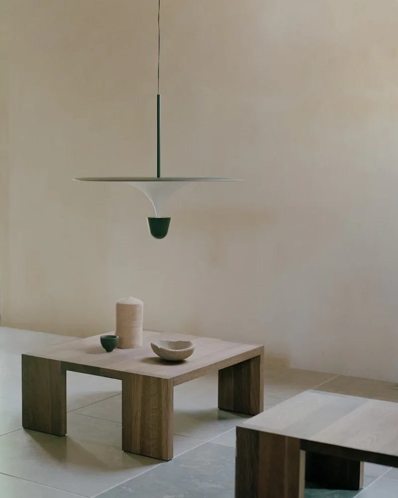 Kantarell Pendant Lamp Ø60 van New Works – sfeerfoto 1 van 4