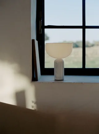 Kizu Portable Table Lamp by New Works – interior photo 2 of 9