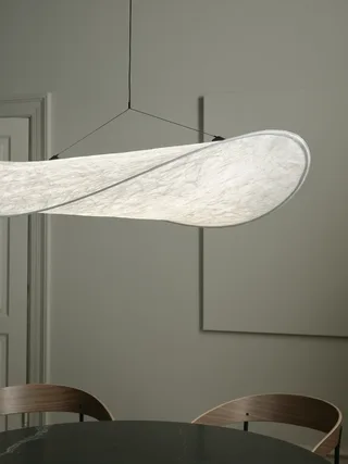 Tense Pendant Lamp Ø90 von New Works – Ambientefoto 6 von 7