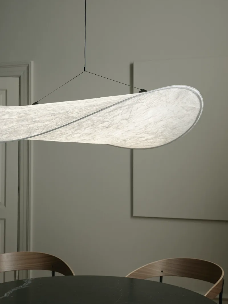 Tense Pendant Lamp Ø90 von New Works – Ambientefoto 6 von 7