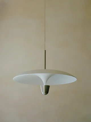 Kantarell Pendant Lamp Ø55 van New Works – sfeerfoto 8 van 9