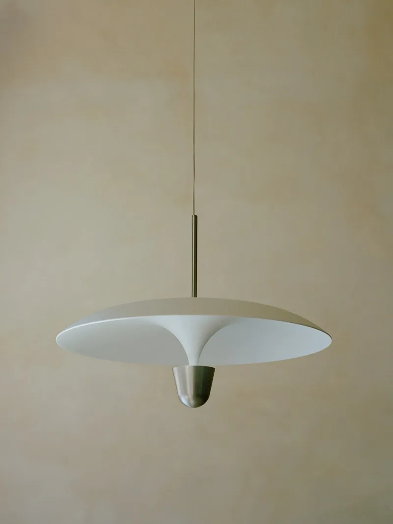 Kantarell Pendant Lamp Ø55 van New Works – sfeerfoto 8 van 9