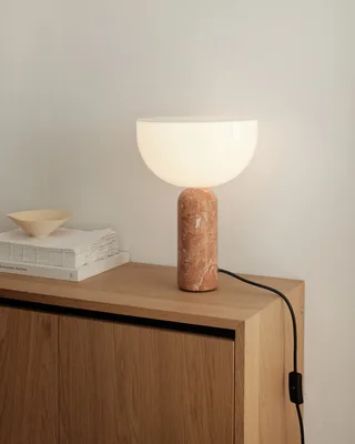 Kizu Table Lamp Small van New Works – sfeerfoto 3 van 4