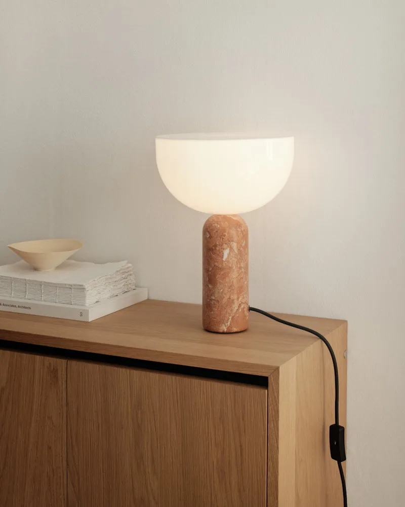 Kizu Table Lamp Small van New Works – sfeerfoto 3 van 4