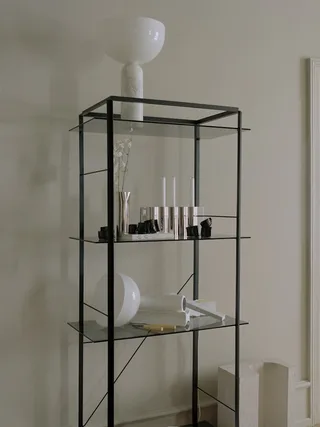 Florence Shelf Large de New Works – photo d’ambiance 2 sur 3