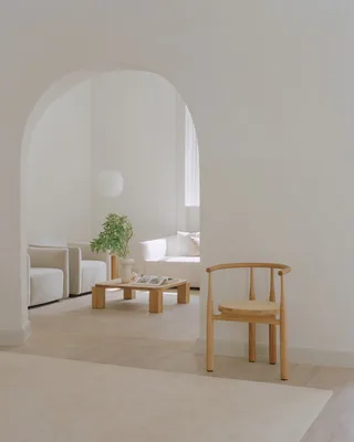 Bukowski Chair van New Works – productfoto 1 van 11