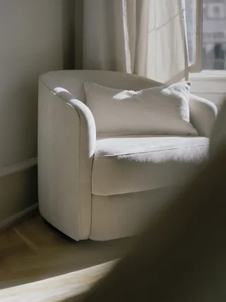 Covent Lounge Chair by New Works – interior photo 5 of 8