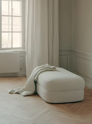 Covent Pouf Large van New Works – sfeerfoto 2 van 6