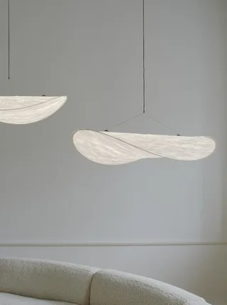 Tense Pendant Lamp Ø90 von New Works – Ambientefoto 4 von 7