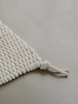 Knot Rug 200x300 van New Works – sfeerfoto 3 van 4