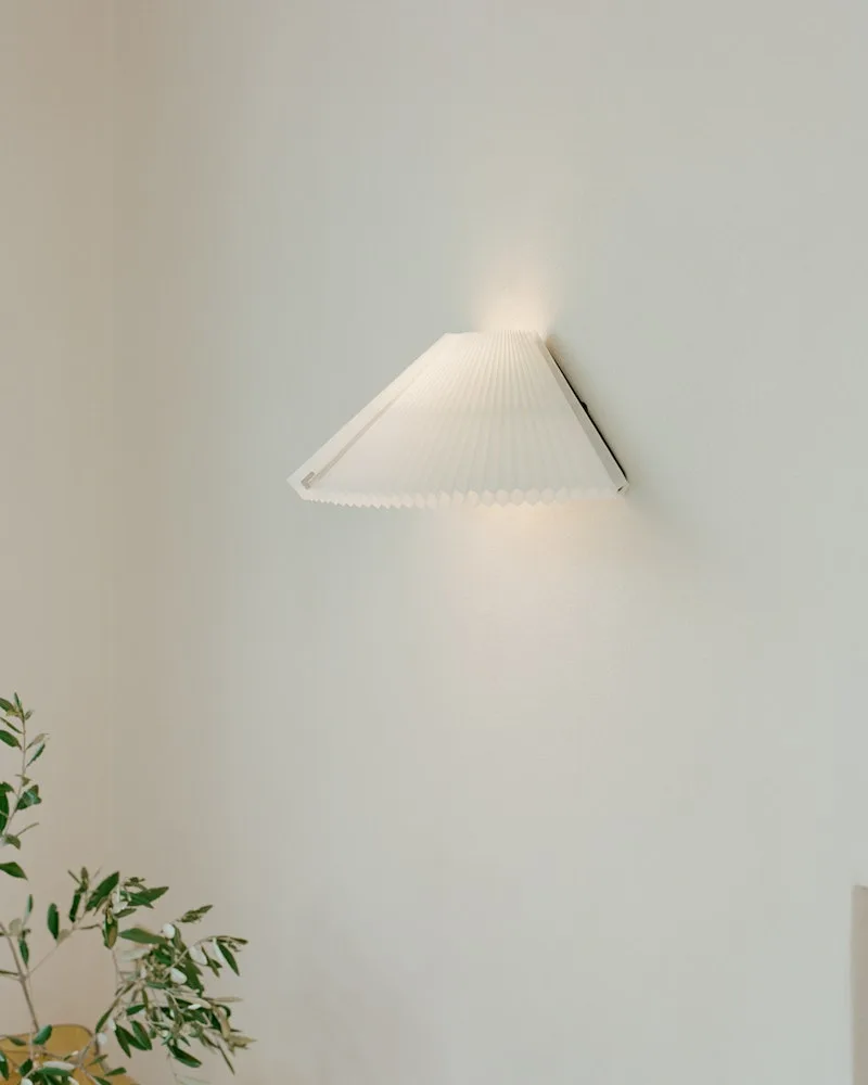 Nebra Wall Lamp van New Works – sfeerfoto 7 van 8