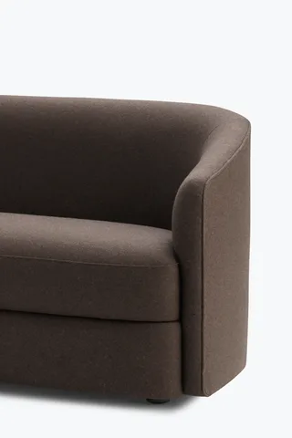 Covent Sofa Narrow 2 Seater van New Works – sfeerfoto 4 van 6