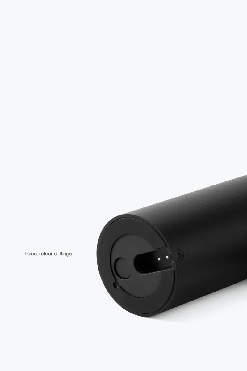 Tense Portable Table Lamp van New Works – productfoto 1 van 10