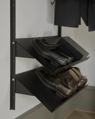 New Works Wardrobe Shelf 1 von New Works – Ambientefoto 2 von 3