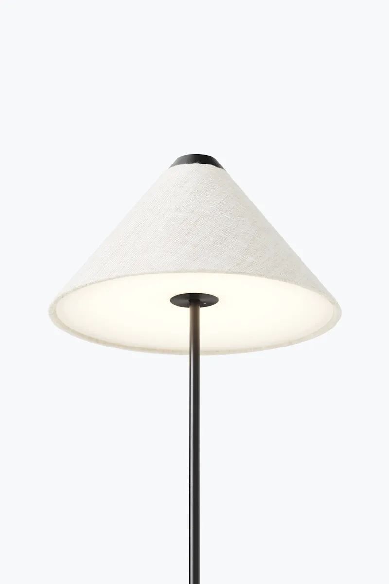 Brolly Portable Table Lamp de New Works – photo du produit 1 sur 7