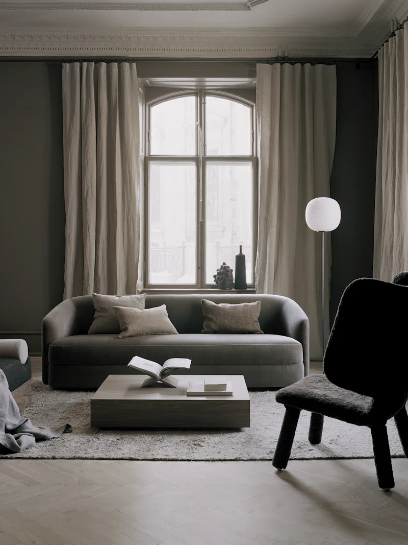 Covent Sofa Narrow 3 Seater von New Works – Ambientefoto 5 von 8