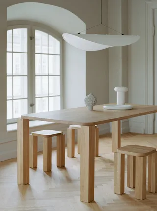 Tense Pendant Lamp Ø90 von New Works – Ambientefoto 2 von 7