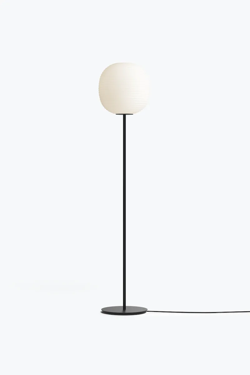 Lantern Floor Lamp de New Works – photo du produit 1 sur 6