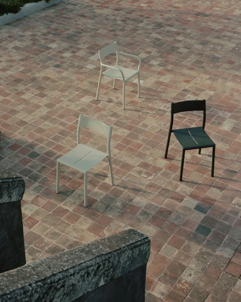 May Chair van New Works – sfeerfoto 6 van 8