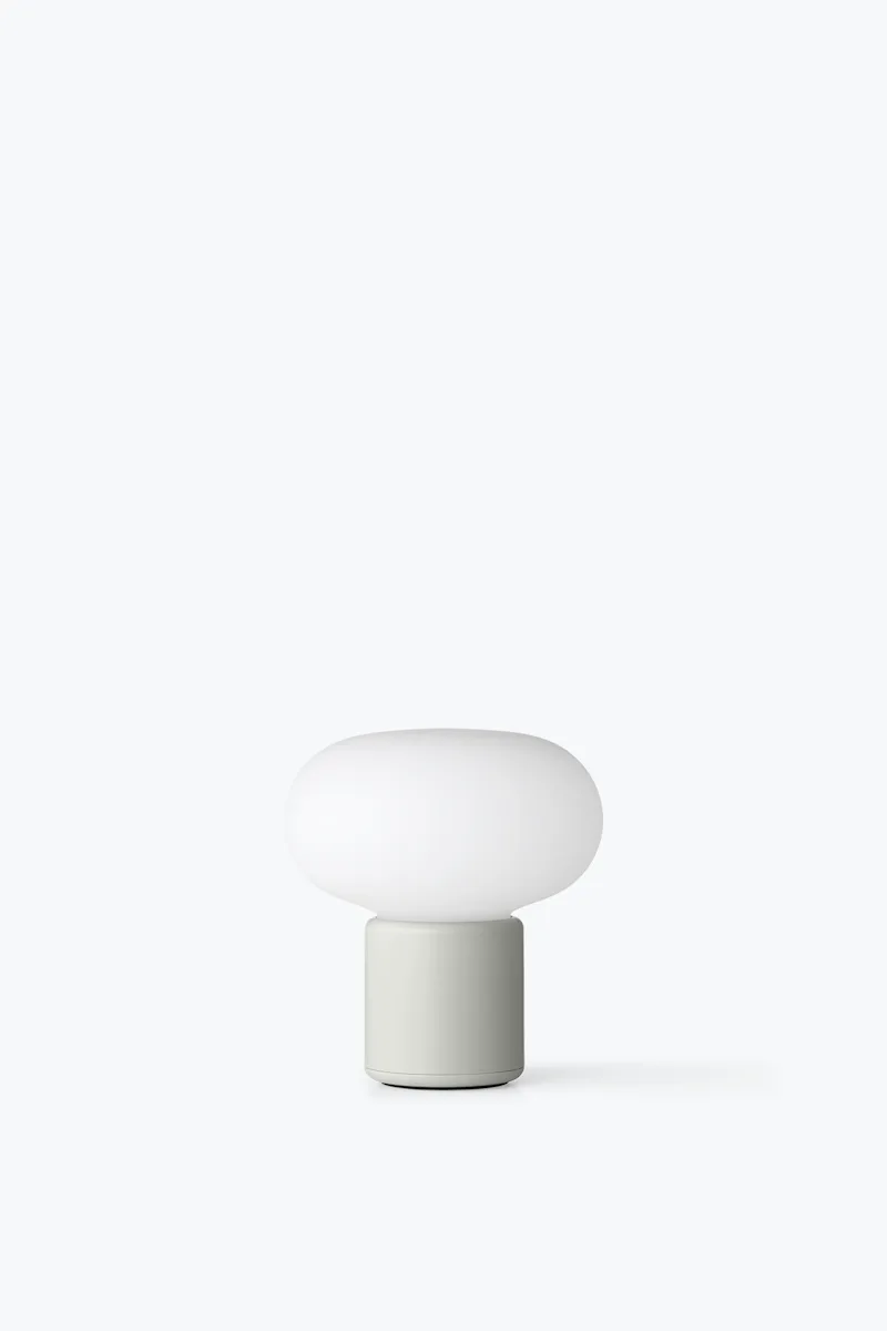 Karl-Johan Portable Table Lamp de New Works – photo du produit 4 sur 4