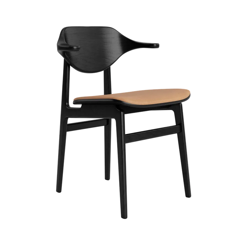 Bufala Chair van NORR11 in Black Oak, Dunes Camel 21004 – productfoto