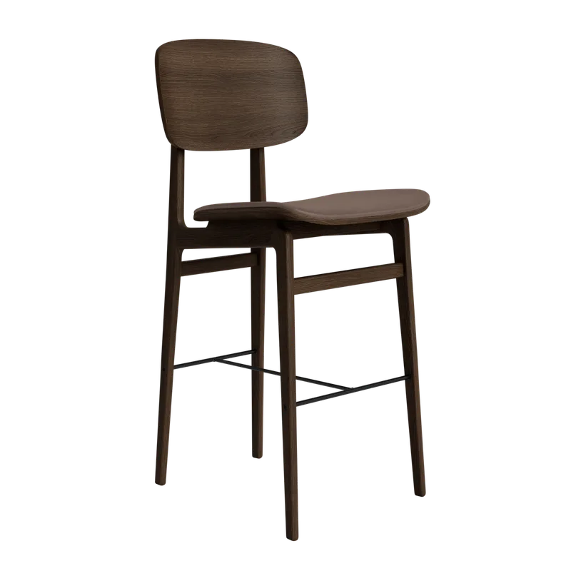 NY11 Counter & Bar w/ Backrest von NORR11 in Dark Smoked Oak, H65, Seat / Dunes Dark Brown 21001 – Produktfoto