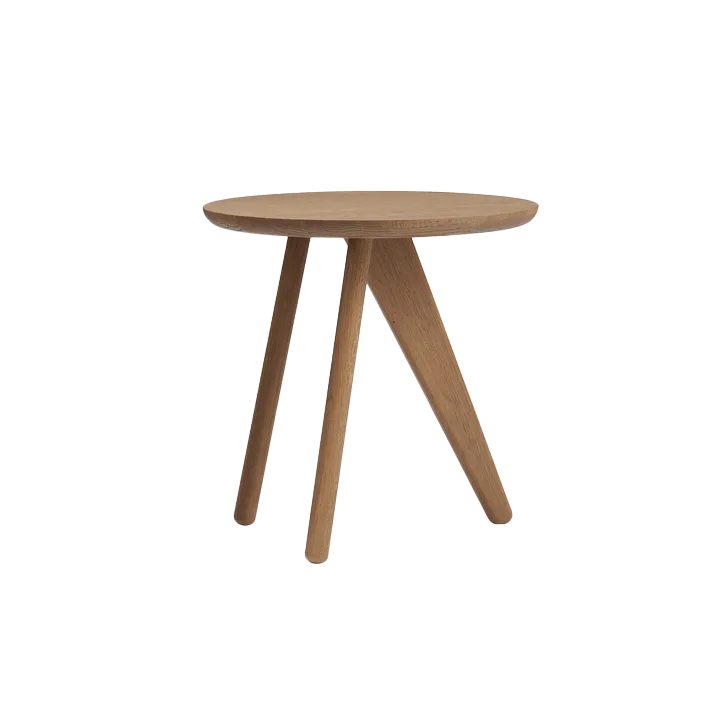 Fin Side Table van NORR11 in Light Smoked Oak – productfoto