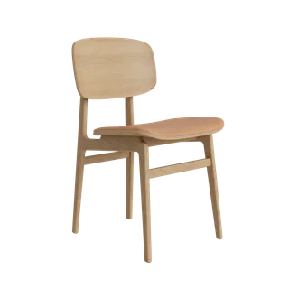 NY11 Chair von NORR11 in Natural Oak, Seat – Dunes Camel 21004 – Produktfoto 2 von 2