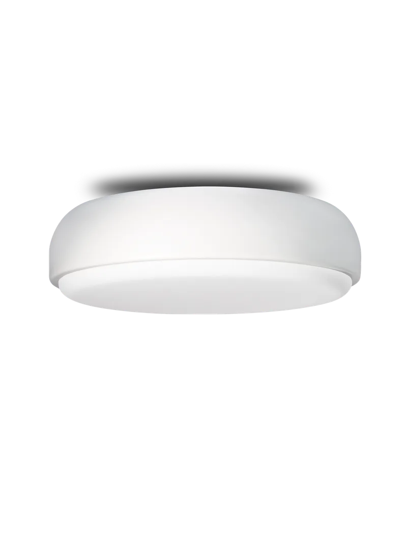 Over Me tak-/vegglampe von Northern in Ø 50 cm, Hvit – Produktfoto