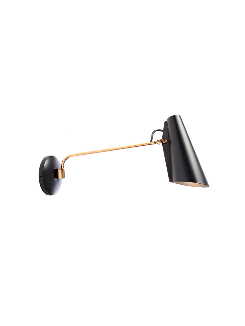 Birdy swing vegglampe van Northern in Svart/messing – productfoto