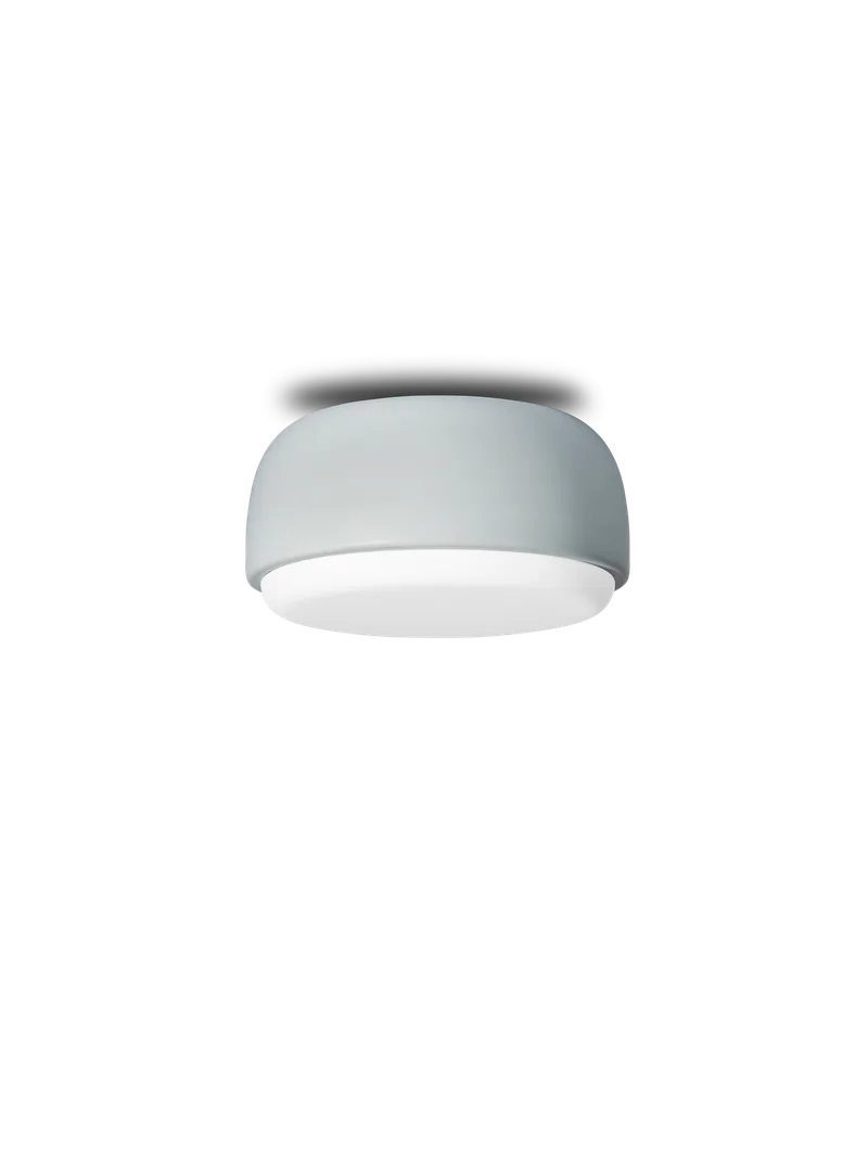 Over Me tak-/vegglampe von Northern in Ø 20 cm, Støvblå – Produktfoto