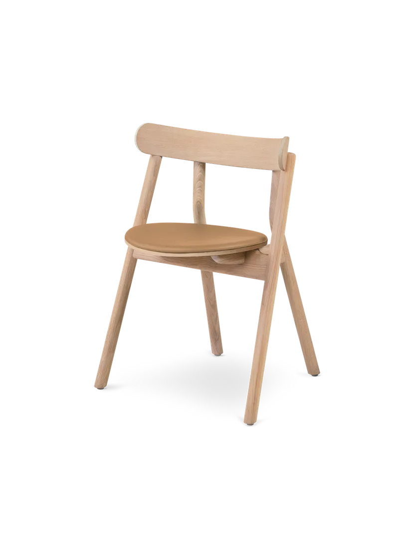 Oaki spisestol von Northern in Lysoljet eik, Setepolstring – Produktfoto