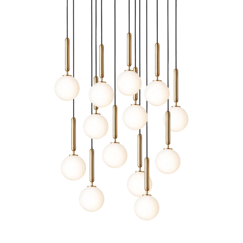 Miira 13 Lysekrone von Nuura in Brass / opal – Produktfoto