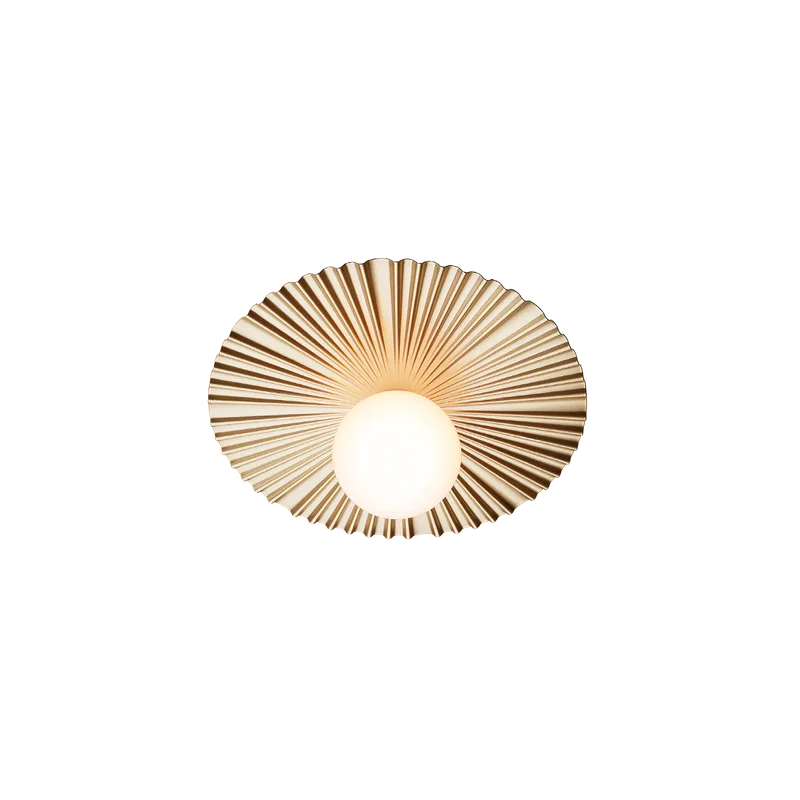Liila Muuse Medium Væglampe by Nuura in Nordic gold / opal – product photo
