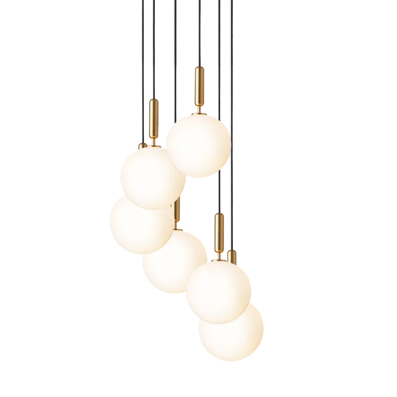 Miira 6 Large Lysekrone de Nuura en Brass / opal – photo du produit