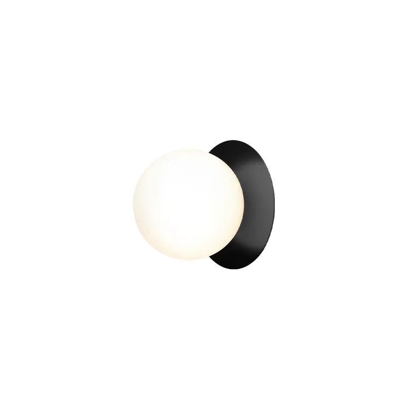 Liila 1 Medium Væglampe van Nuura in Black / opal – productfoto