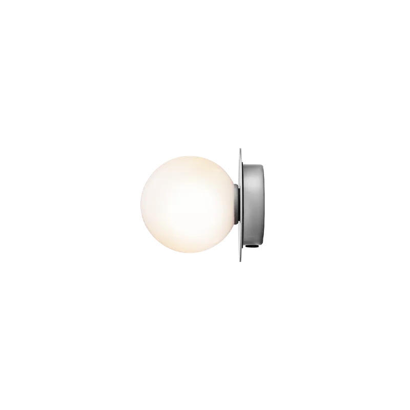 Liila 1 Small Væglampe by Nuura in Light silver / opal – product photo