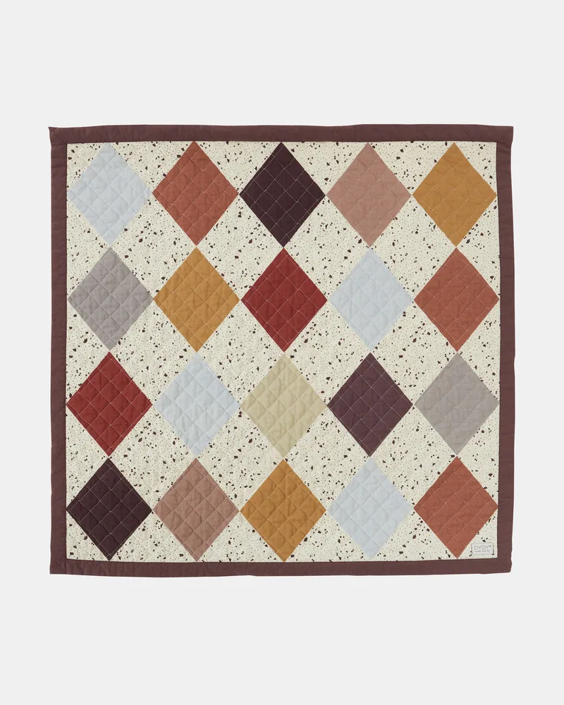 Quilted Aya Wall Rug von OYOY Living Design – Produktfoto