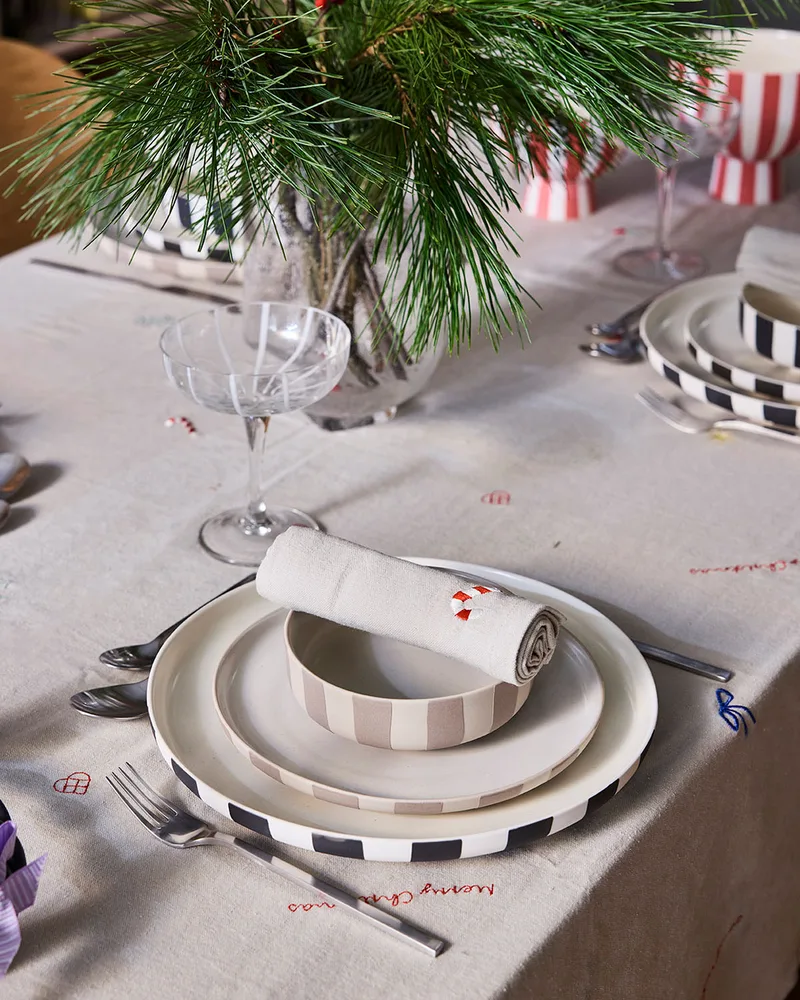 Toppu Dinner Plate von OYOY Living Design – Ambientefoto