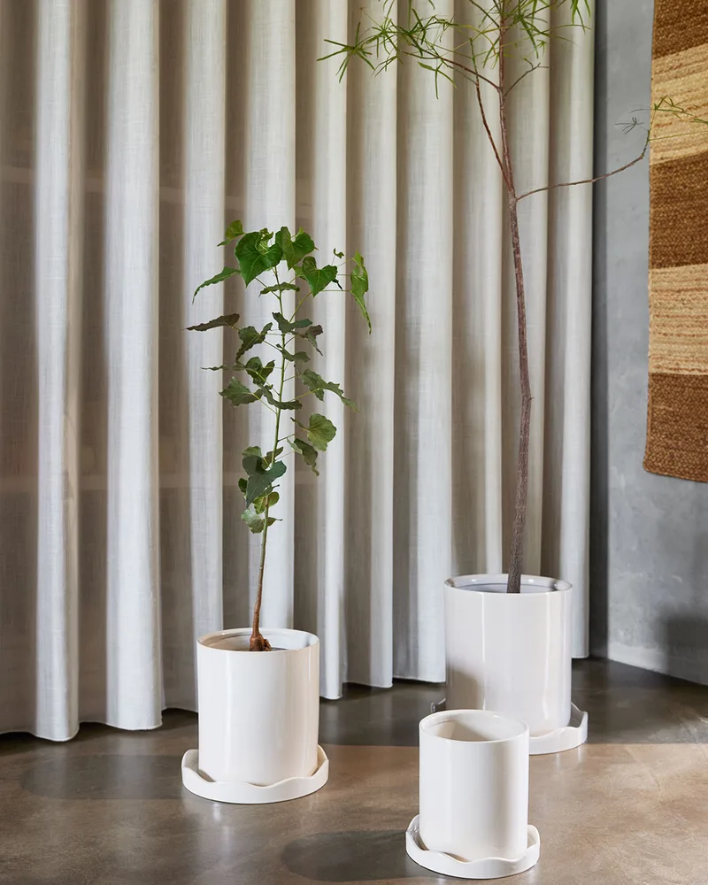 Nami Pot with Saucer van OYOY Living Design – sfeerfoto