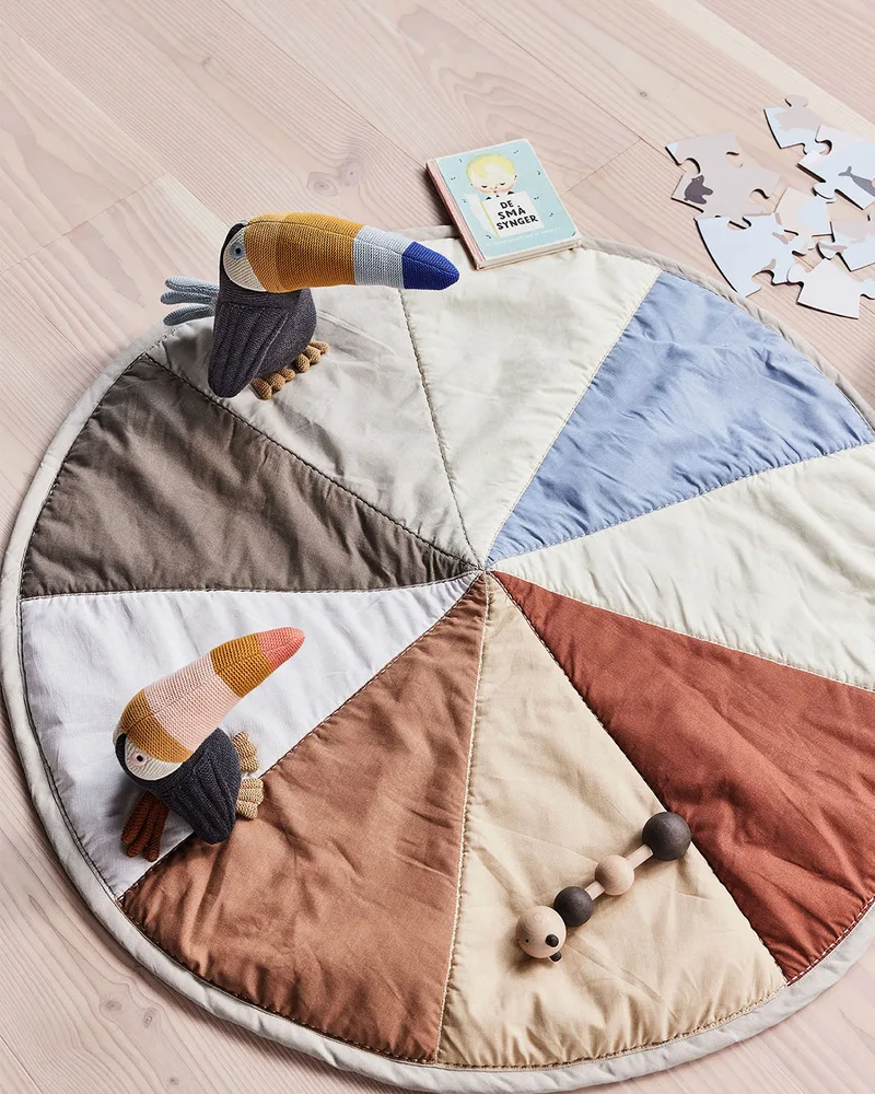 Moni Quilted Blanket von OYOY Living Design – Ambientefoto