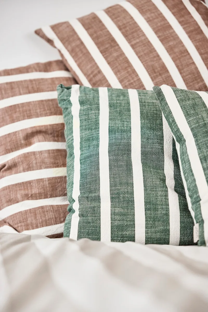 Kara Cushion Cover Square de OYOY Living Design – photo d’ambiance 1 sur 2