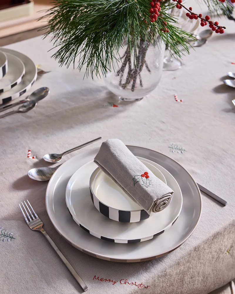 Christmas Tablecloth - 260x140 cm von OYOY Living Design – Ambientefoto 1 von 2