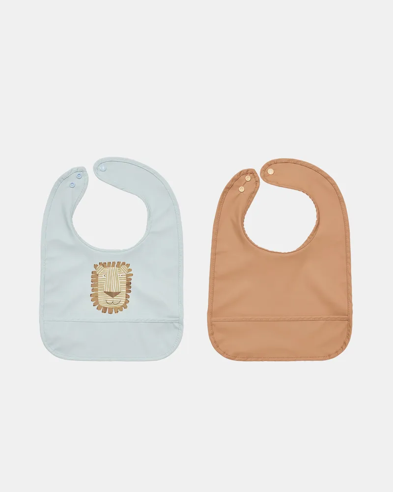 Lobo Lion Bib - Pack of 2 van OYOY Living Design – productfoto