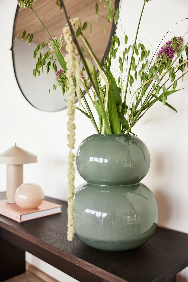 Lasi Vase von OYOY Living Design – Ambientefoto