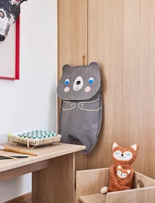 Darling Bear Wall Storage van OYOY Living Design – sfeerfoto 2 van 2