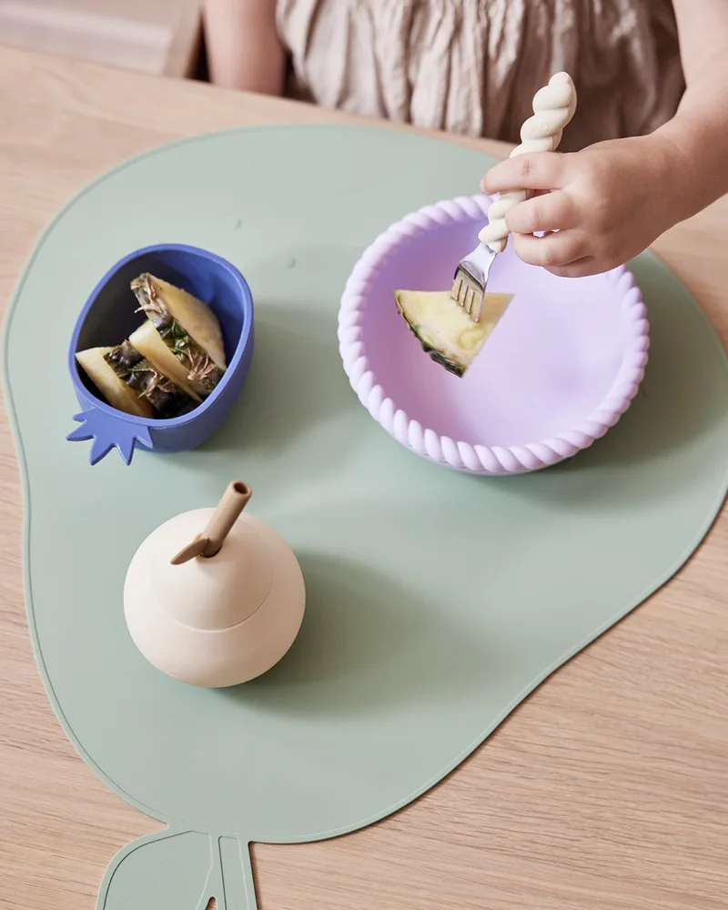 Mellow Plate & Bowl von OYOY Living Design – Ambientefoto