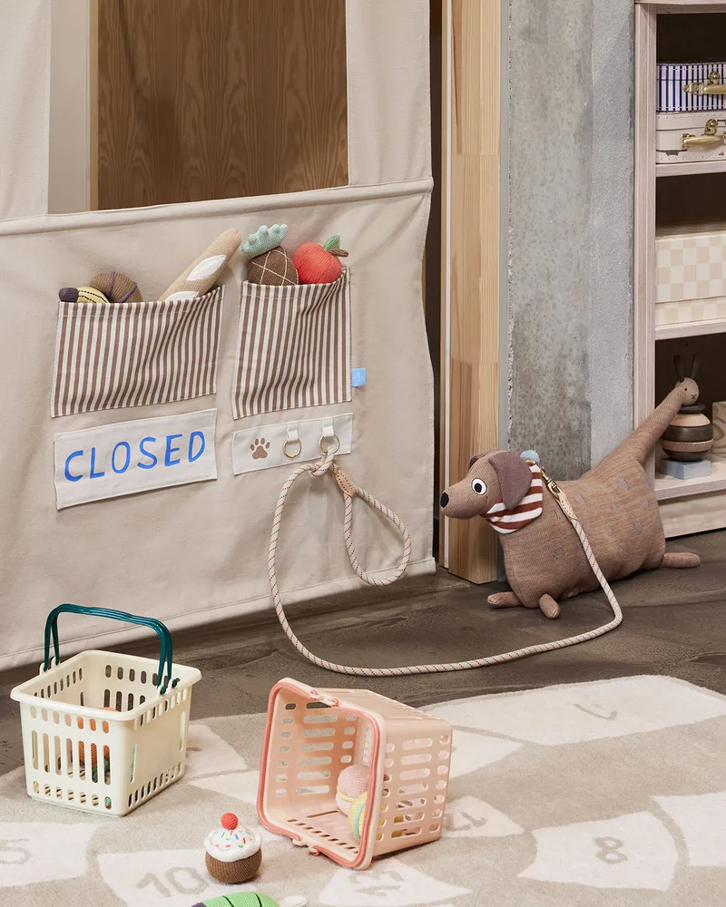 Hunsi Dog With Two Puppies Coco & Max by OYOY Living Design – interior photo