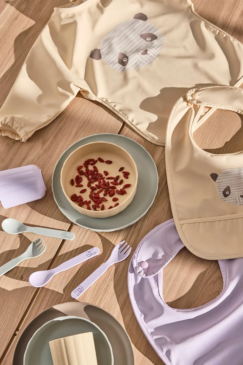 Lun Lun Panda Cape Bib von OYOY Living Design – Ambientefoto