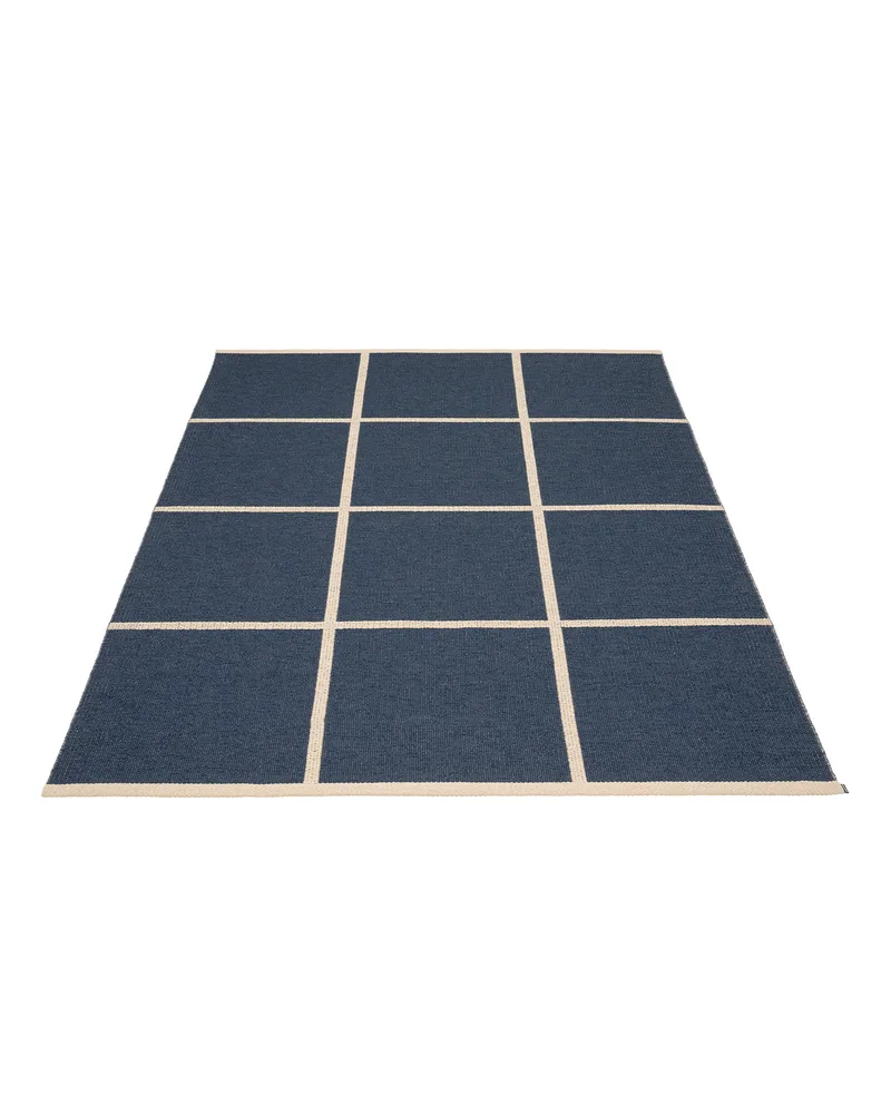 CRISS Dark Blue - Area Rug van Pappelina in Dark Blue, Area Rug, 180 × 260 cm – productfoto